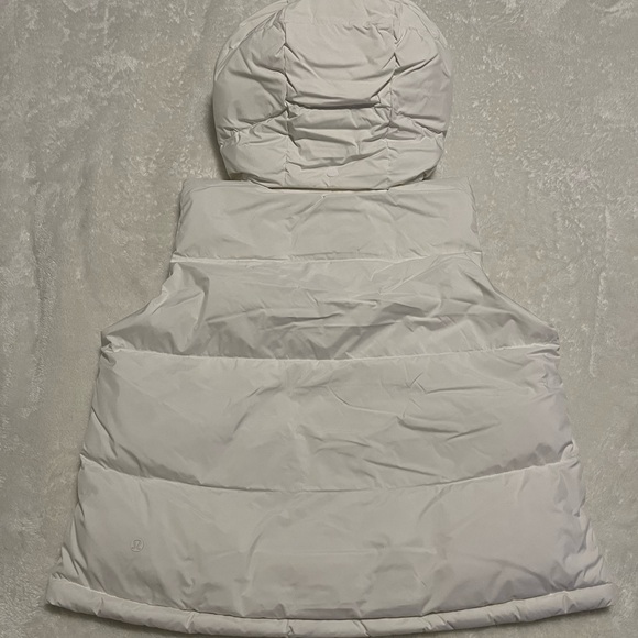 BRAND NEW Lululemon Wunder Puff 600-Down-Fill Cropped Vest - Picture 11 of 11